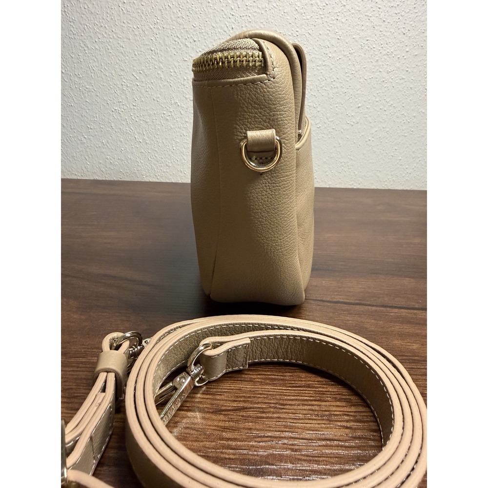 Mina Baie Beige Pebbled Crossbody Belt  Fanny Bag Zip Closure Gold Hardware NWOT - Picture 5 of 10